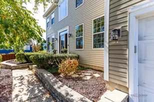 416 Ptarmigan Pl, Lindenhurst, IL 60046 - Photo 2