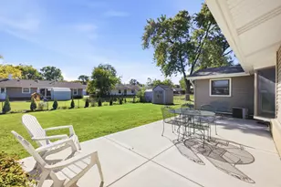 45 Avon Rd, Elk Grove Village, IL 60007 - Photo 24