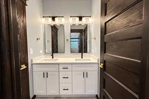 442 E 48th St, Chicago, IL 60615 - Photo 12