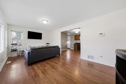 10811 Wrightwood Avenue, Melrose Park, IL 60164 - Photo 2