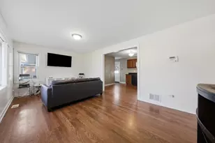 10811 Wrightwood Ave, Melrose Park, IL 60164 - Photo 2