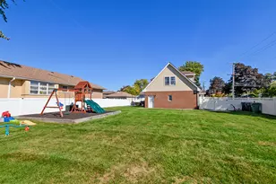 3348 W 99th St, Evergreen Park, IL 60805 - Photo 24
