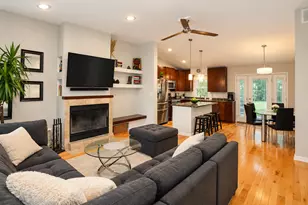1403 Jefferson St, Lake in the Hills, IL 60156 - Photo 10