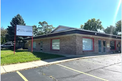 853 N Highland Avenue, Aurora, IL 60506 - Photo 2