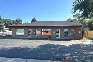 853 N Highland Ave, Aurora, IL 60506 - Photo 1