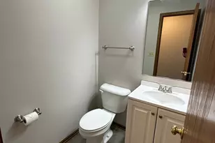 542 N Crystal Ave, Elgin, IL 60123 - Photo 20