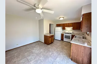 542 N Crystal Avenue #542, Elgin, IL 60123 - Photo 10