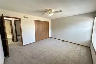 542 N Crystal Ave, Elgin, IL 60123 - Photo 14