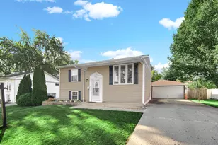 323 Karen Ave, Romeoville, IL 60446 - Photo 2