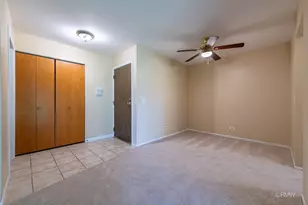 26 Stanton Ct, Schaumburg, IL 60193 - Photo 4