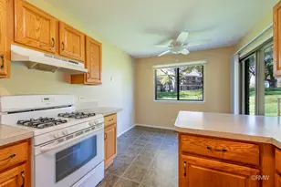 26 Stanton Ct, Schaumburg, IL 60193 - Photo 10