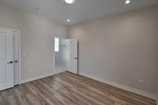 926 E 43rd St, Chicago, IL 60653 - Photo 12