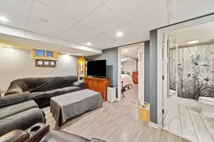 4723 N Kilbourn Ave, Chicago, IL 60630 - Photo 16