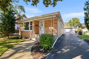 5262 Alexander Pl, Oak Lawn, IL 60453 - Photo 1