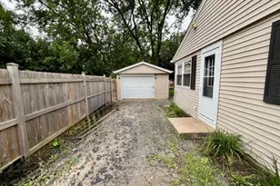 3603 Kirchoff Rd, Rolling Meadows, IL 60008 - Photo 2