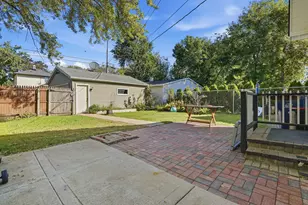1024 Highland Ave, Waukegan, IL 60085 - Photo 20