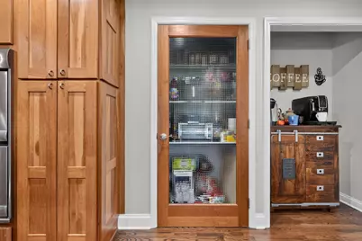 9240 S 83rd Avenue, Hickory Hills, IL 60457 - Photo 10