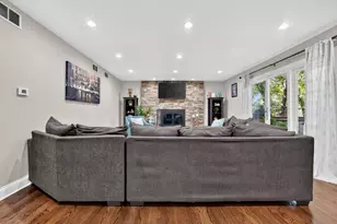 9240 S 83rd Ave, Hickory Hills, IL 60457 - Photo 12