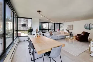 360 E Randolph St, Chicago, IL 60601 - Photo 8