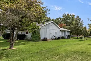 812 W 3rd St, Gilman, IL 60938 - Photo 50