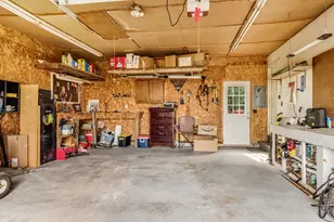 812 W 3rd St, Gilman, IL 60938 - Photo 52