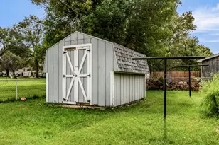 812 W 3rd St, Gilman, IL 60938 - Photo 48