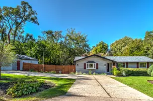 36748 N Oakwood Dr, Lake Villa, IL 60046 - Photo 2
