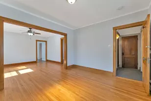 5334 N Lovejoy Ave, Chicago, IL 60630 - Photo 4