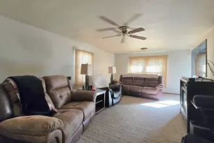 1713 Oakland Ave, Crest Hill, IL 60403 - Photo 6
