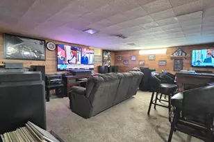 1713 Oakland Ave, Crest Hill, IL 60403 - Photo 8
