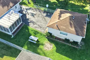 1713 Oakland Ave, Crest Hill, IL 60403 - Photo 2