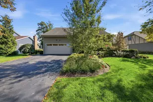 8361 Clynderven Rd, Burr Ridge, IL 60527 - Photo 2