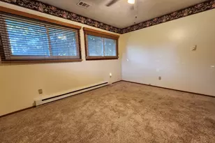 1602 E 1st St, Streator, IL 61364 - Photo 6
