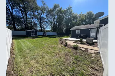 196 Green Court, Streamwood, IL 60107 - Photo 16