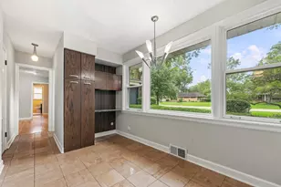 311 N Mac Arthur Blvd, Mount Prospect, IL 60056 - Photo 18
