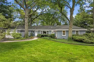 311 N Mac Arthur Blvd, Mount Prospect, IL 60056 - Photo 2