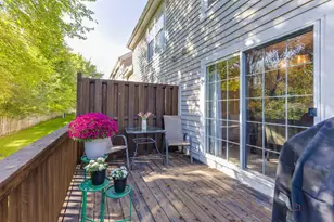 1201 W Danbury Dr, Cary, IL 60013 - Photo 28