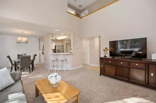1201 W Danbury Dr, Cary, IL 60013 - Photo 8