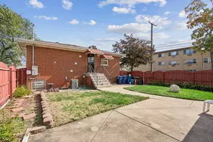818 S 2nd Ave, Maywood, IL 60153 - Photo 14