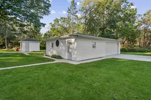 3S530 Finley Rd, Sugar Grove, IL 60554 - Photo 4