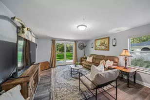 3S530 Finley Rd, Sugar Grove, IL 60554 - Photo 6