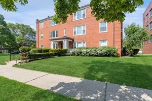 136 Ridge Ave, Evanston, IL 60202 - Photo 1