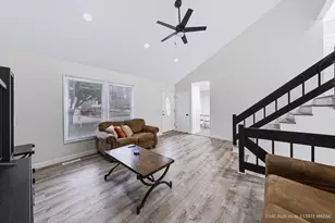 985 Ridgewood Ln, Crystal Lake, IL 60014 - Photo 6
