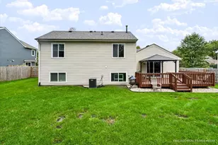 985 Ridgewood Ln, Crystal Lake, IL 60014 - Photo 20