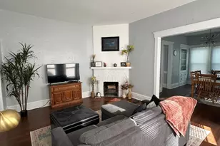 1211 E Jefferson St, Bloomington, IL 61701 - Photo 6