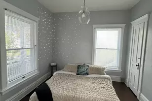 1211 E Jefferson St, Bloomington, IL 61701 - Photo 10