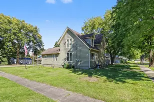 330 Pleasant St, Sheridan, IL 60551 - Photo 6