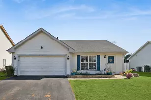156 Sycamore Ave, Streamwood, IL 60107 - Photo 2