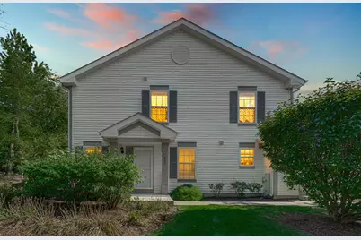 560 Jennifer Circle, Mundelein, IL 60060 - Photo 2