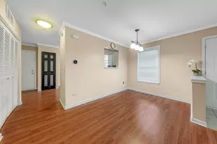 560 Jennifer Cir, Mundelein, IL 60060 - Photo 8